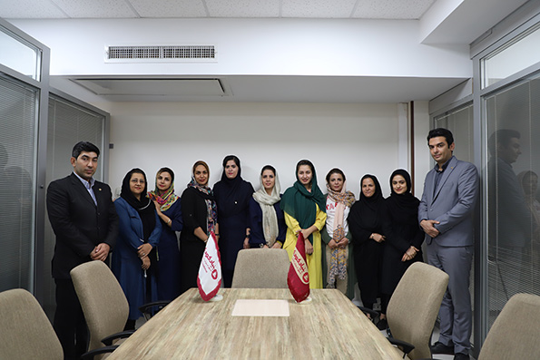 مشارکت کارکنان بانک کارآفرین در کمپین «من 5 هستم» بنیاد خیریه کودک