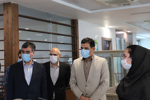 بازدید مدیرعامل بانک کارآفرین از سامانه گردش کار الکترونیک شرکت صرافی کارآفرین