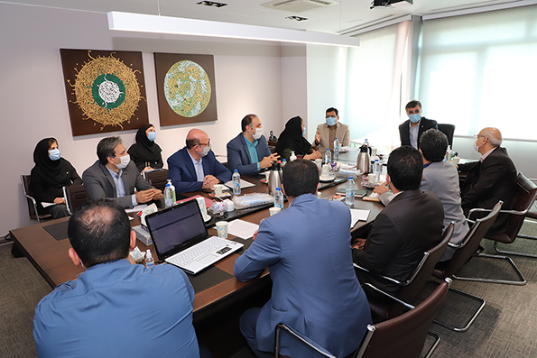 بازدید مدیرعامل بانک کارآفرین از سامانه گردش کار الکترونیک شرکت صرافی کارآفرین