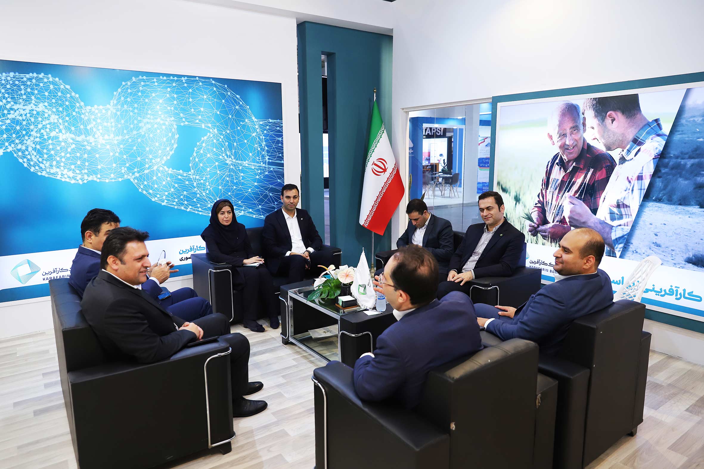 گزارش تصویری غرفه بانک کارآفرین در نمایشگاه کیش اینوکس ٢٠٢٢