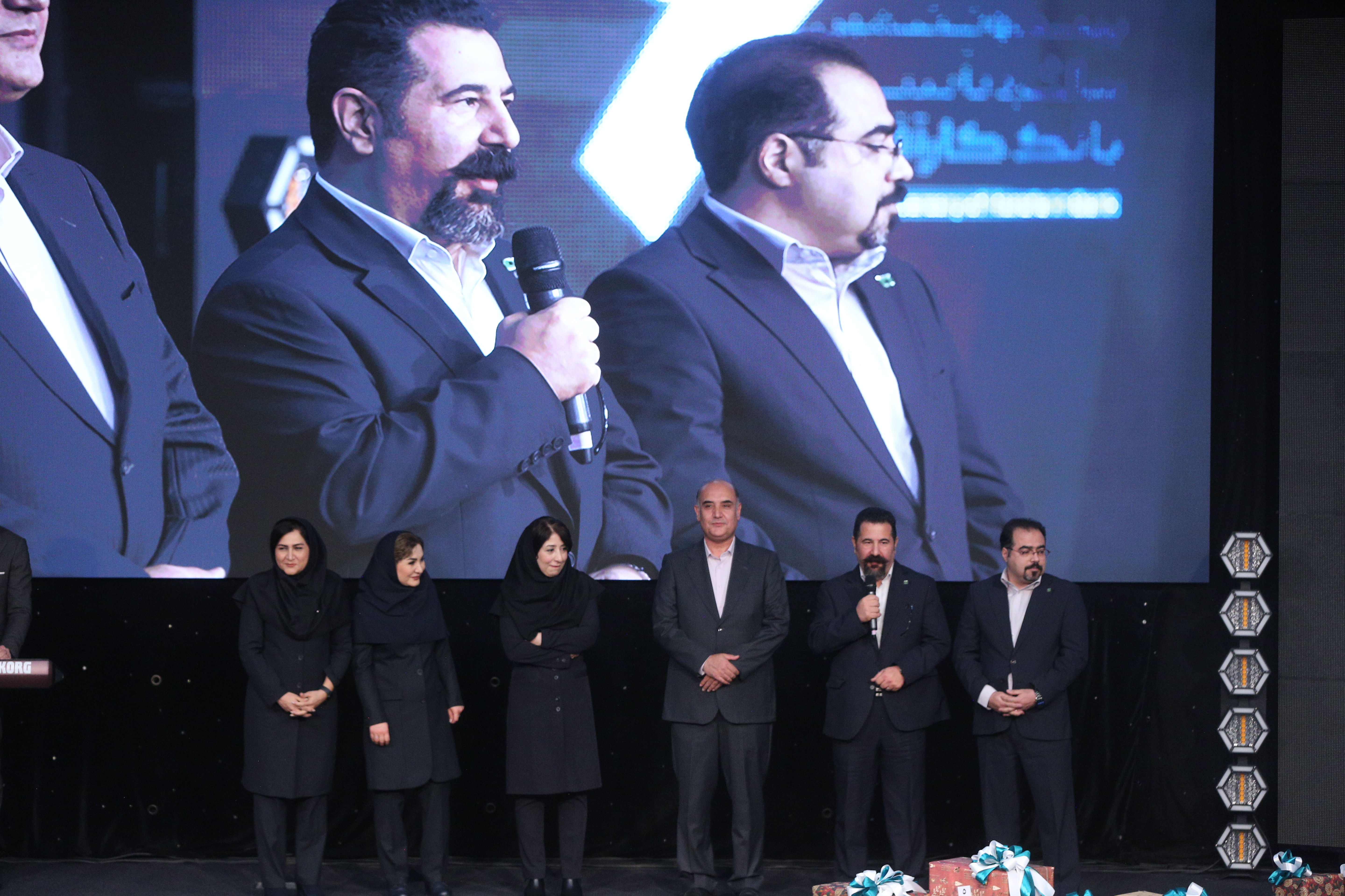۲۶ امین سالگرد تاسیس بانک کارآفرین